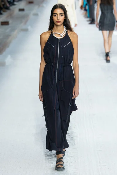 Look 37